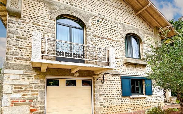 Maison à vendre    6 pièces •  Jurançon