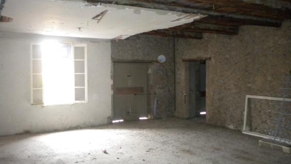 vente d'un immeuble avec un appartement et un local professionnel Mondragon (84430)