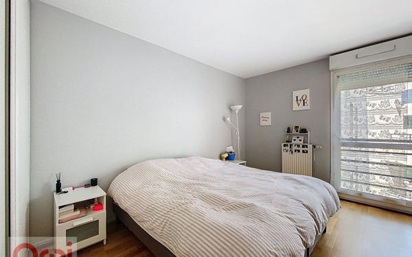 Appartement à vendre    5 pièces • 104 m2 Châtillon