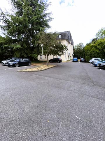 APPARTEMENT STUDIO AVEC BALCON ET PARKING