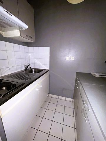 APPARTEMENT STUDIO AVEC BALCON ET PARKING
