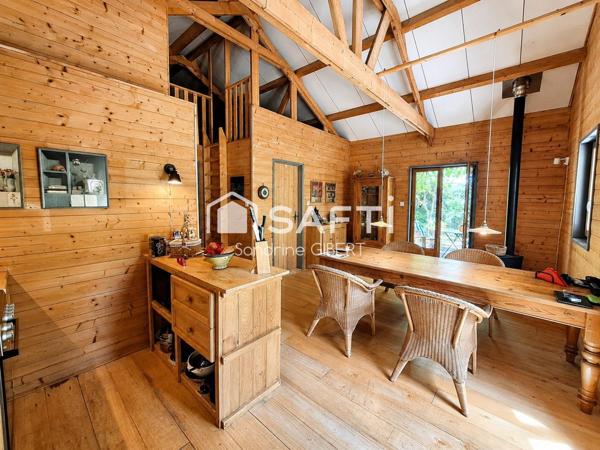 Cazals - Propriété contemporaine en bois au cœur de la nature avec gîte sur pilotis, dépendances