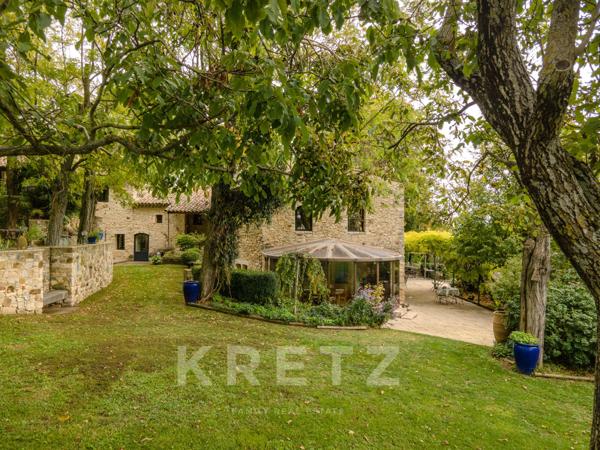 Ancienne Ferme du XVII ème siècle entièrement rénovée sur 1ha 800