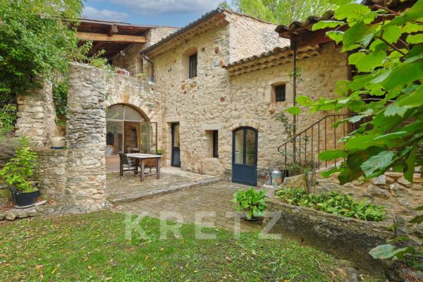 Ancienne Ferme du XVII ème siècle entièrement rénovée sur 1ha 800