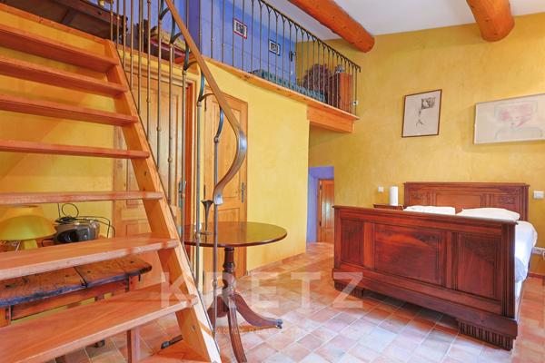 Ancienne Ferme du XVII ème siècle entièrement rénovée sur 1ha 800