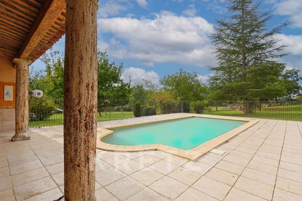 Ancienne Ferme du XVII ème siècle entièrement rénovée sur 1ha 800