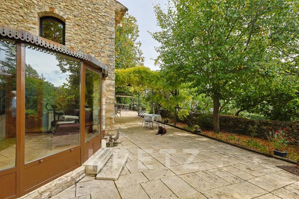 Ancienne Ferme du XVII ème siècle entièrement rénovée sur 1ha 800