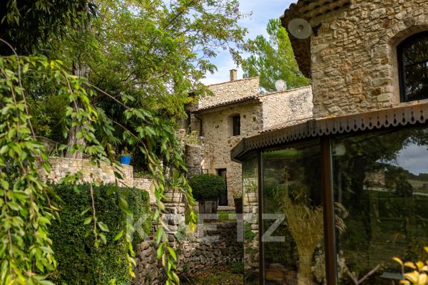 Ancienne Ferme du XVII ème siècle entièrement rénovée sur 1ha 800