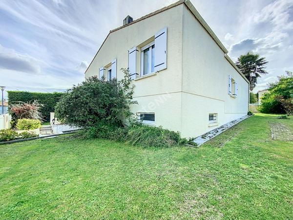 Maison à vendre à Saint-sulpice de Royan dans un quartier calme avec un large sous sol.