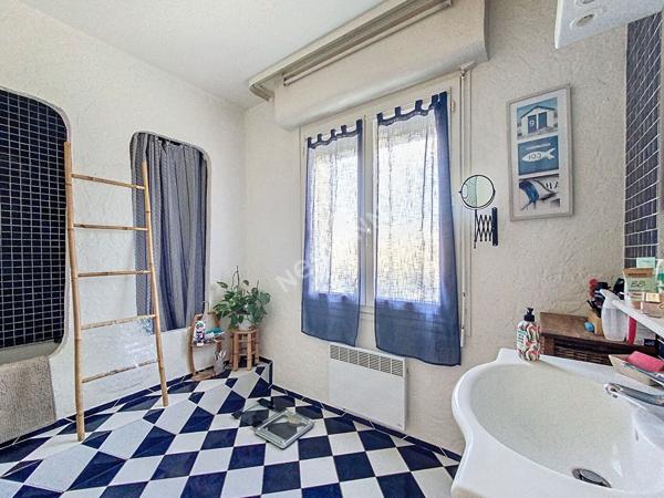 Maison à vendre à Saint-sulpice de Royan dans un quartier calme avec un large sous sol.