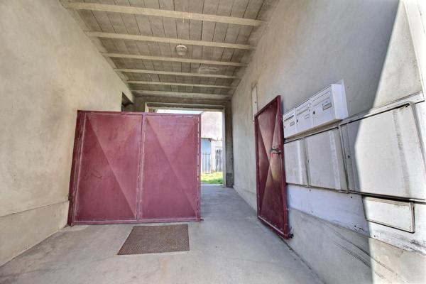 Immeuble 129m² à vendre Angerville 91670 190000€ - Micro.immo