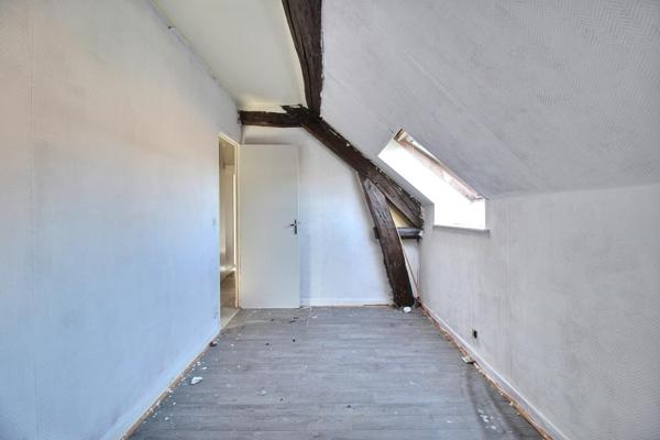 Immeuble 129m² à vendre Angerville 91670 190000€ - Micro.immo