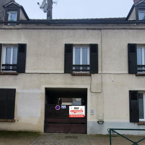 Immeuble 129m² à vendre Angerville 91670 190000€ - Micro.immo