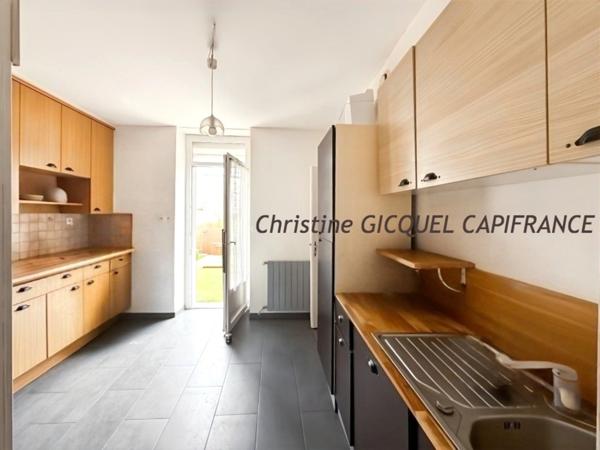 TRIGNAC CENTRE - Maison familiale avec logement annexe – Proximité écoles et transports - Jardin clos.