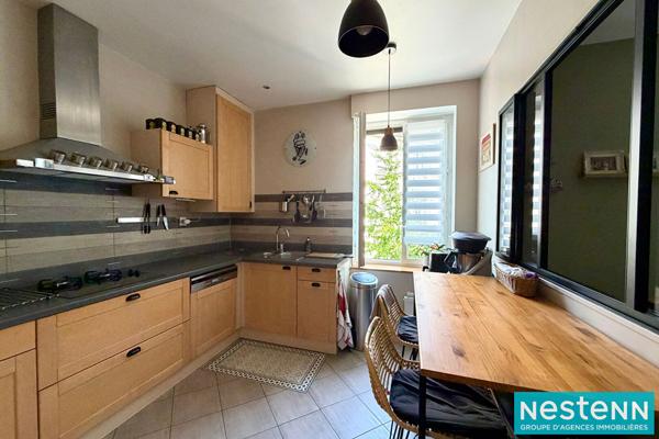Immeuble Villeurbanne 6 pièces à deux pas du Métro A - Jardin intimiste avec piscine