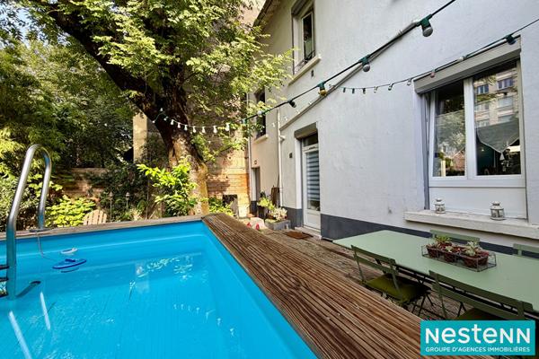 Immeuble Villeurbanne 6 pièces à deux pas du Métro A - Jardin intimiste avec piscine