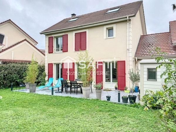 Maison 125 m2 louée actuellement - 4 chambres - terrain 310 m2 - proche tous commerces - RER C