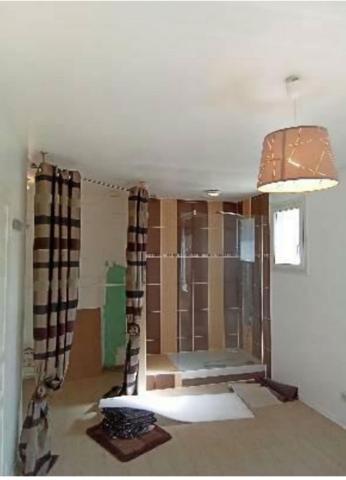 Maison 125 m2 louée actuellement - 4 chambres - terrain 310 m2 - proche tous commerces - RER C