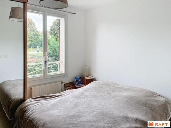 Maison 125 m2 louée actuellement - 4 chambres - terrain 310 m2 - proche tous commerces - RER C