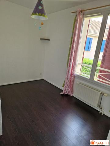 Maison 125 m2 louée actuellement - 4 chambres - terrain 310 m2 - proche tous commerces - RER C