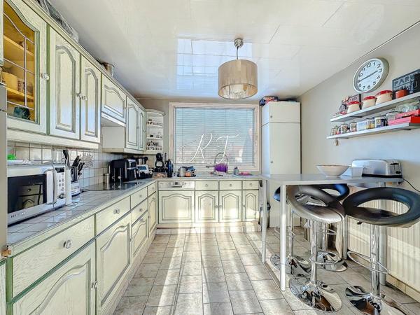 Maison individuelle avec 3 chambres et grand terrain