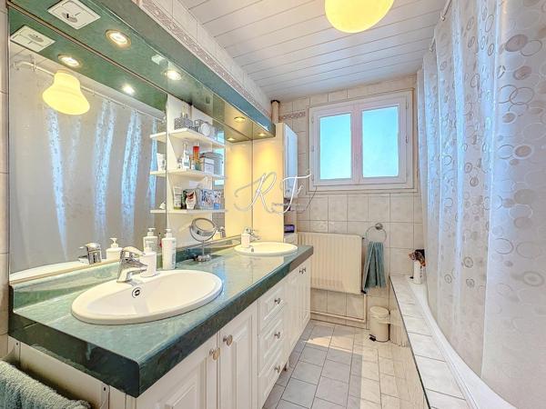 Maison individuelle avec 3 chambres et grand terrain