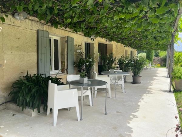 Maison à vendre 5 pièces + 2 gîtes à SUZE LA ROUSSE (26)