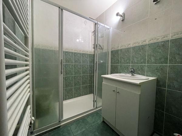 Maison de 105 m² - 2/3 chambres - garage - jardin 311 m² à Les Mureaux