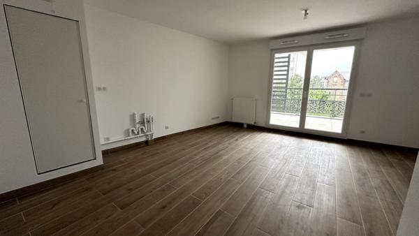 ? À Vendre : Appartement d'Exception avec Terrasse XXL en Centre-Ville de Meaux ?