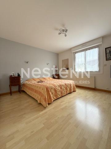 REMUNGOL- Jolie propriété à vendre de 171 m² avec 4 chambres, sous-sol complet avec 3 garages