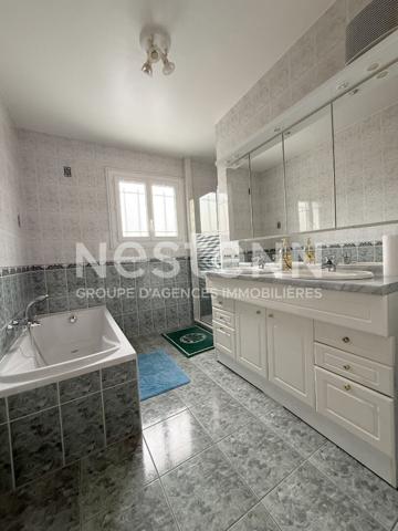 REMUNGOL- Jolie propriété à vendre de 171 m² avec 4 chambres, sous-sol complet avec 3 garages