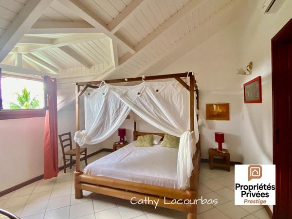 URGENT- Belle Villa  familiale + T3, piscine et jacuzzi - Bouillante