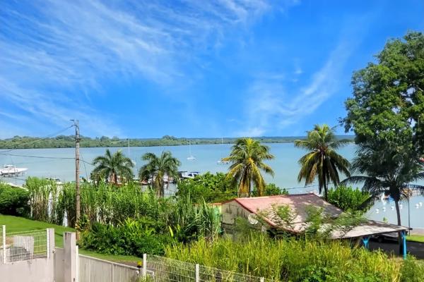 À vendre : T3Bis duplex avec vue mer à Baie-Mahault (97122)