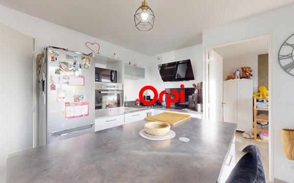 Appartement à vendre    3 pièces • 61 m2 Vaulx-en-Velin