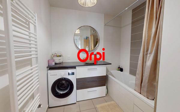 Appartement à vendre    3 pièces • 61 m2 Vaulx-en-Velin