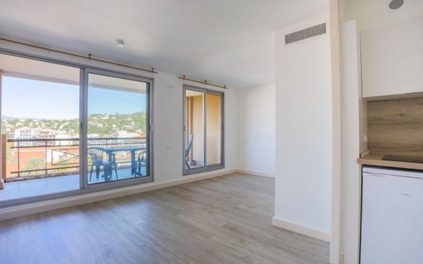 Appartement à louer    1 pièce • 24,28 m2 Cannes
