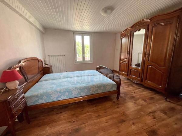 MAISON 4 CHAMBRES 3 GARAGES