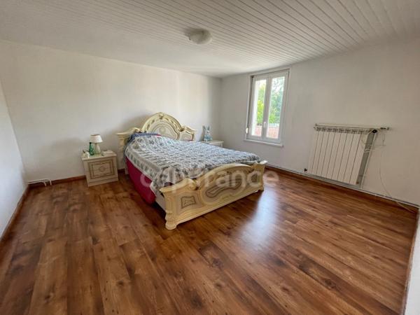 MAISON 4 CHAMBRES 3 GARAGES