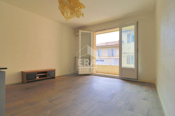 T2 50 m² lumineux traversant avec balcon et loggia  Marseille 10e Menpenti  Faibles charges