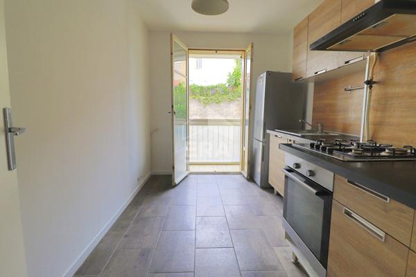 T2 50 m² lumineux traversant avec balcon et loggia  Marseille 10e Menpenti  Faibles charges