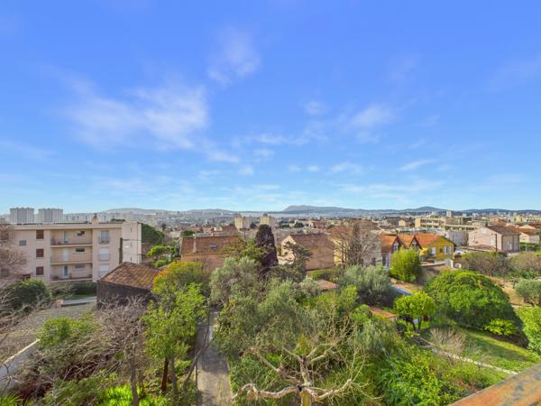 Toulon (83000) Toulon – Siblas Maison de caractère – 219 m² – Terrain 799 m² Vue dégagée et aperçu rade depuis les étages