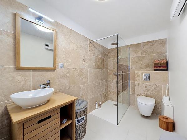 EXCLUSIVITÉ – Villa familiale avec piscine à proximité du Brusc et des plages