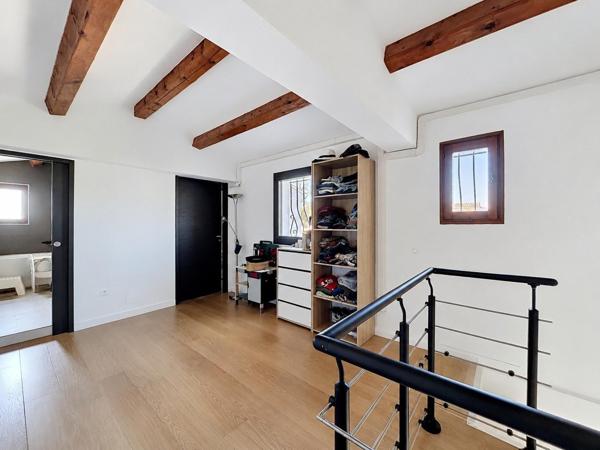 EXCLUSIVITÉ – Villa familiale avec piscine à proximité du Brusc et des plages