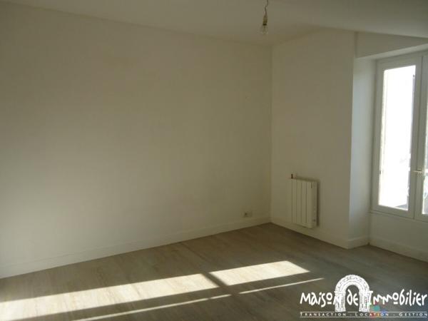 Vente Immeuble locatif - 6 logements loués - SEGONZAC Centre-ville