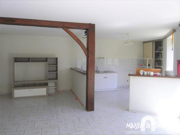 Vente Immeuble locatif - 6 logements loués - SEGONZAC Centre-ville