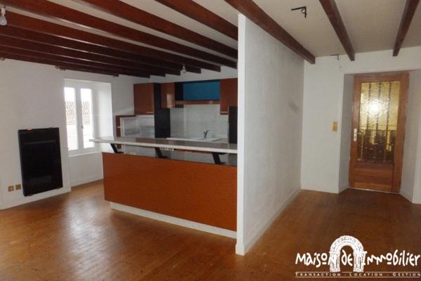 Vente Immeuble locatif - 6 logements loués - SEGONZAC Centre-ville