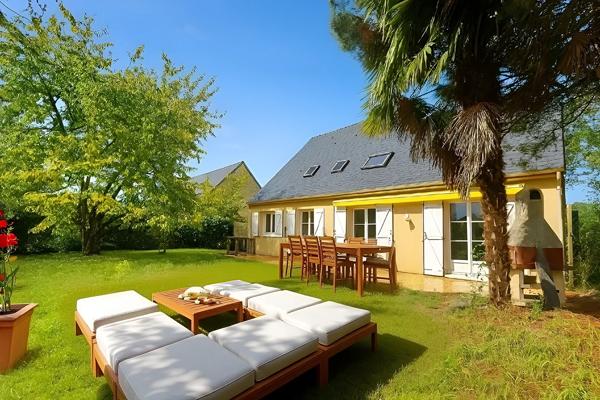 A LOUER - NANTES ST JOSEPH DE PORTERIE Maison 4 CHAMBRES + BUREAU de 166.93 m2