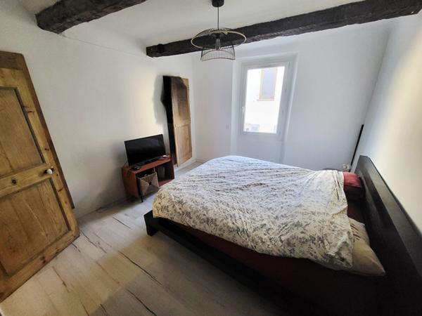 A VENDRE 83170 TOURVES MAISON DE VILLAGE T3/4 DE 130 M2 CAVE