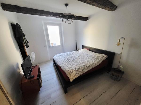 A VENDRE 83170 TOURVES MAISON DE VILLAGE T3/4 DE 130 M2 CAVE