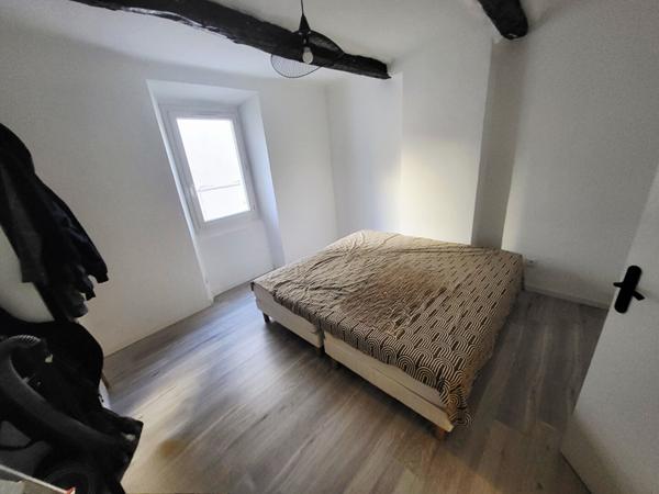 A VENDRE 83170 TOURVES MAISON DE VILLAGE T3/4 DE 130 M2 CAVE